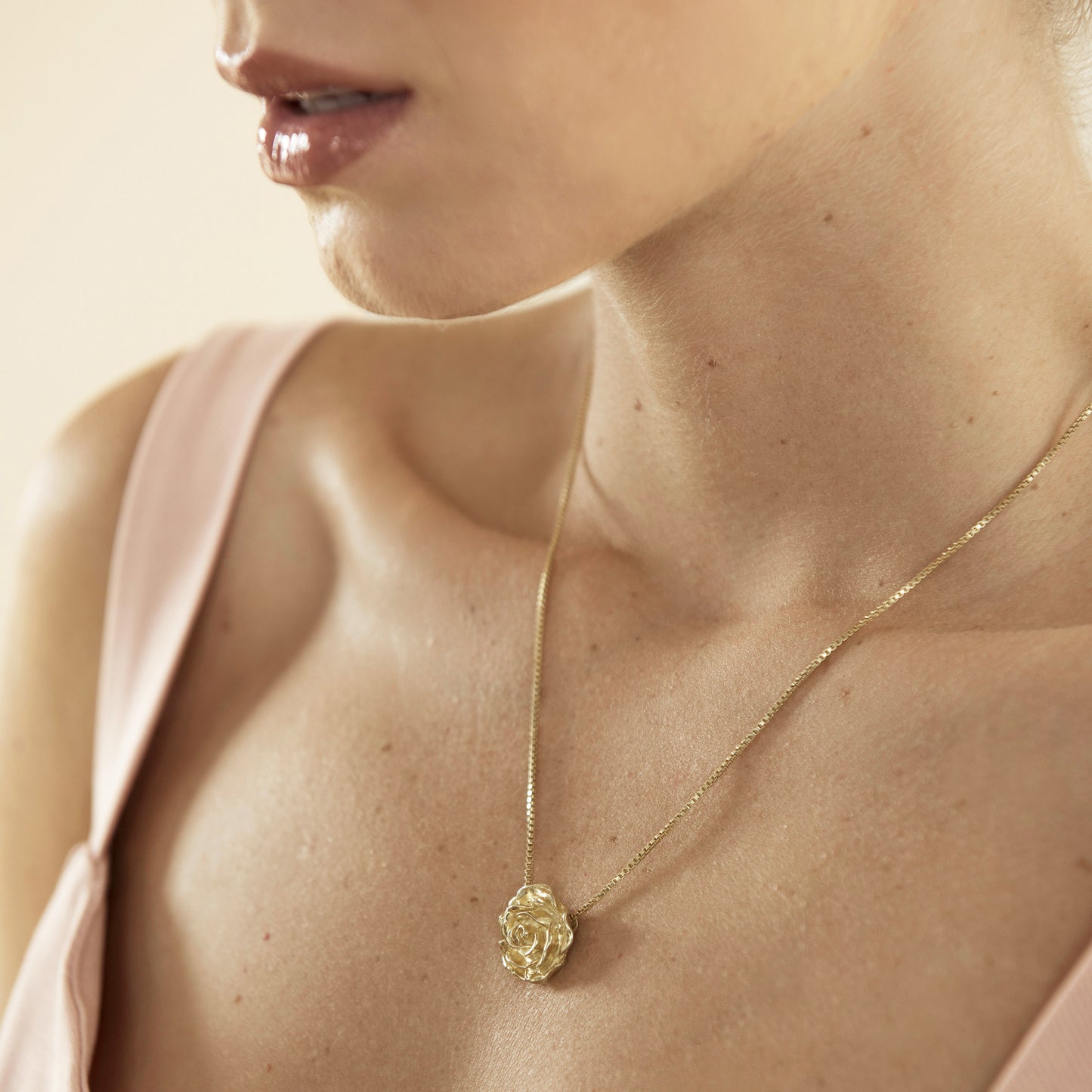 Big Rose Necklace