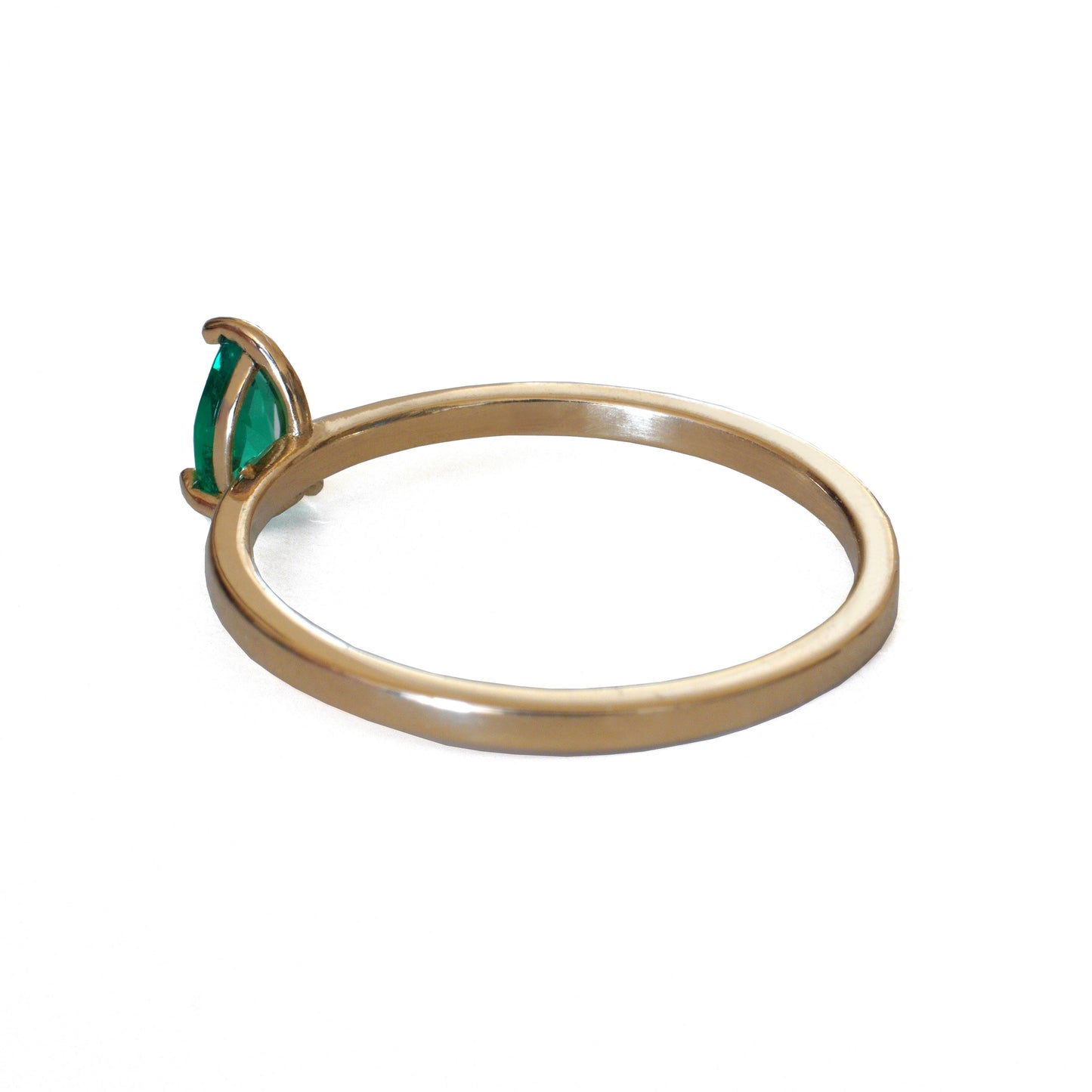Emerald Teardrop Ring 18k Gold